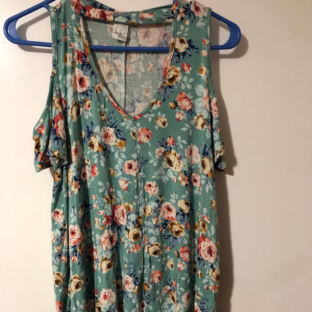 Boutique Cold Sleeve Top